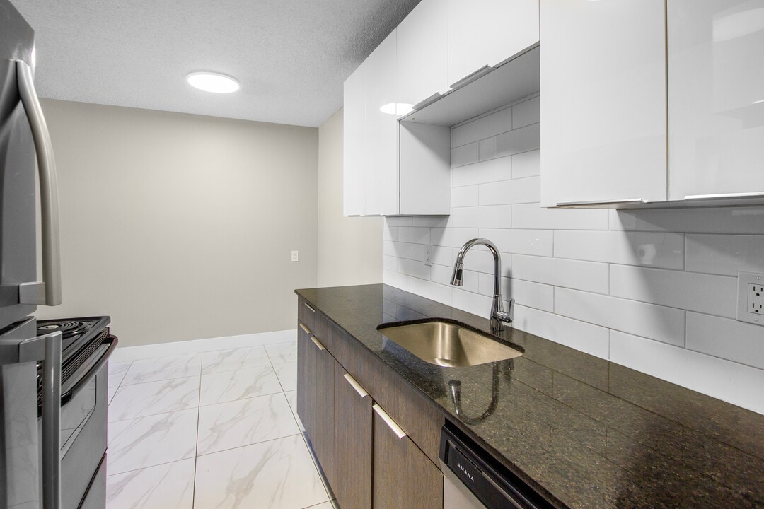 Juliette in Edmonton, AB - Building Photo