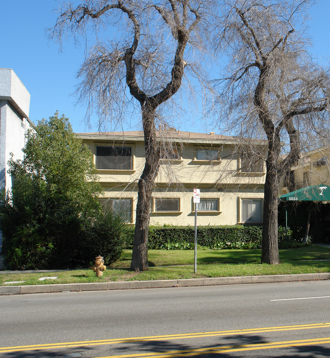 5034 Cahuenga Blvd in Hollywood, CA - Building Photo - Building Photo