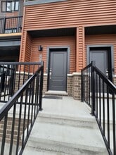 502 Parnian Private in Ottawa, ON - Building Photo - Building Photo