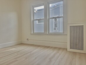 5 Magnus Ave, Unit 1 in Somerville, MA - Building Photo - Building Photo