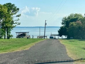 177 Nugent Dr in Livingston, TX - Building Photo - Building Photo