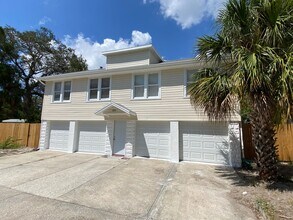 3935 18th Ave S-Unit -Unit 3 (West) in St. Petersburg, FL - Building Photo - Building Photo