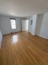 2814 Weeks Ave, Unit 1 in Oceanside, NY - Building Photo - Building Photo