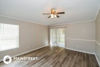 7104 Rapid River Dr W in Jacksonville, FL - Building Photo - Building Photo