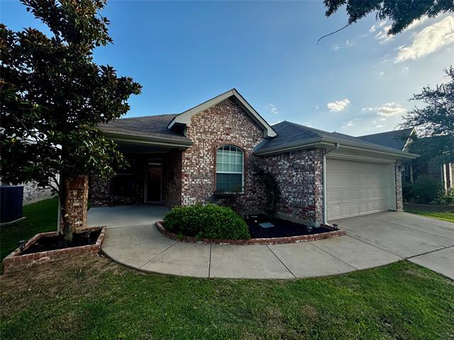 3952 Ringdove Way in Roanoke, TX - Building Photo