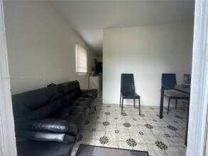 1923 NW 1st Terrace in Miami, FL - Building Photo - Building Photo