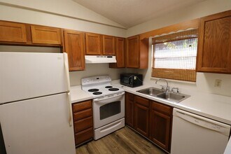 1680 Asturias St in St. Augustine, FL - Building Photo - Building Photo