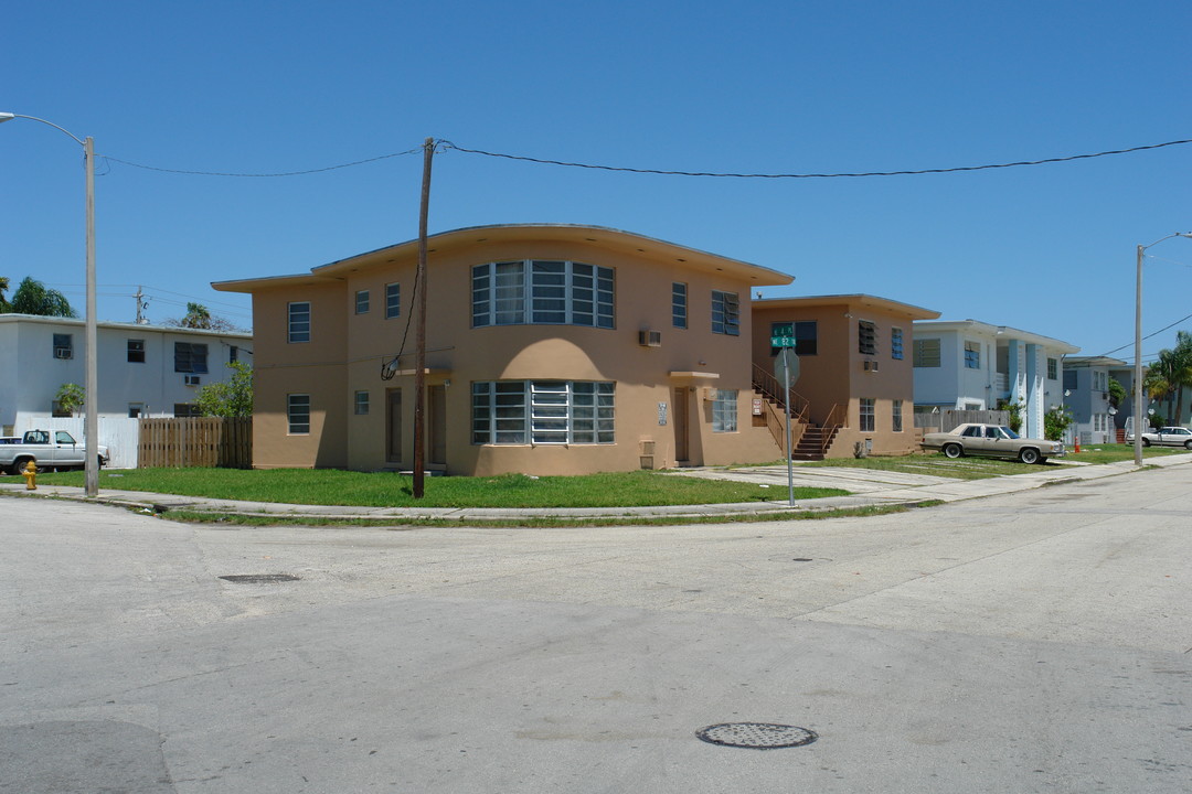 421 NE 82nd Ter in Miami, FL - Building Photo