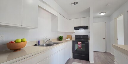 1353 Westover St in Melbourne, FL - Foto de edificio - Building Photo