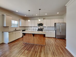 2017 Farm Pond Wy in Lawrenceville, GA - Building Photo - Building Photo