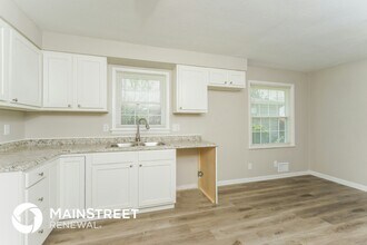 6102 Jessamine Ln in Louisville, KY - Building Photo - Building Photo