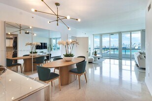 520 West Ave, Unit 1902 in Miami Beach, FL - Building Photo