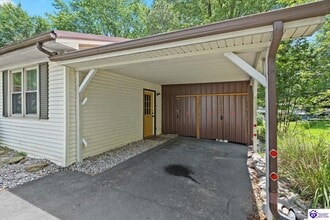 401 Embry Villa Dr in Leitchfield, KY - Building Photo - Building Photo