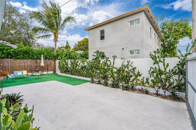 519 NW 52nd St in Miami, FL - Building Photo - Building Photo