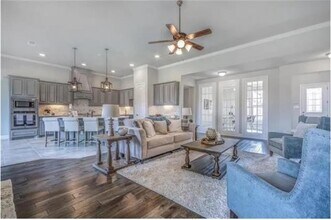 1017 Merion Dr in Burleson, TX - Building Photo - Building Photo