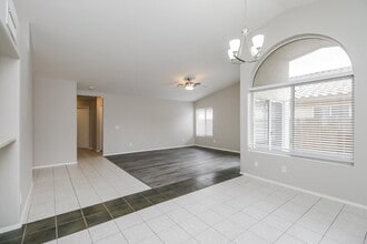 873 W Sierra Madre Ave in Gilbert, AZ - Foto de edificio - Building Photo