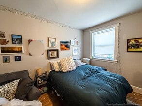 153 Cypress St, Unit 1 in Brookline, MA - Foto de edificio - Building Photo