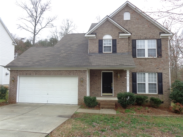 13724 Bluffton Ct in Pineville, NC - Building Photo