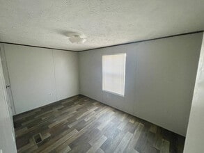 555 Crandlemire Rd in Lumberton, NC - Building Photo - Building Photo