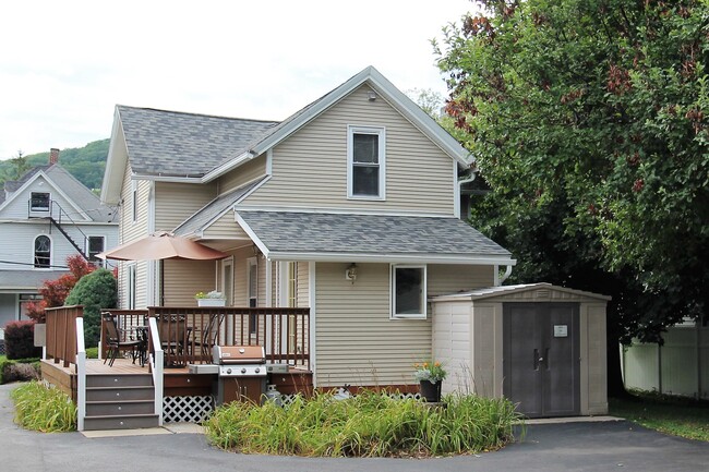 28 Church St in Oneonta, NY - Foto de edificio - Building Photo