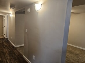 8023-135A 135a Ave NW in Edmonton, AB - Building Photo - Building Photo