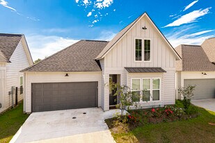 8840 Southlawn Dr in Baton Rouge, LA - Building Photo