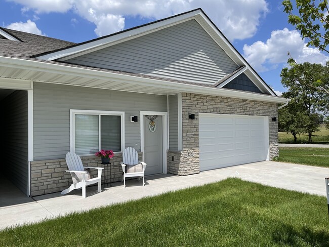 Centennial Crossing in Waukee, IA - Foto de edificio - Building Photo