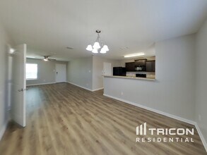 6812 Rosenthal Pass in San Antonio, TX - Building Photo - Building Photo
