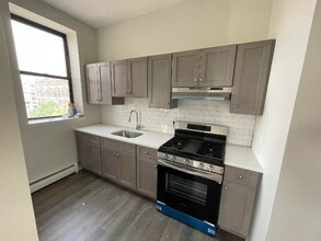 2613 Bergenline Ave, Unit 2613 Bergenline ave in Union City, NJ - Building Photo - Building Photo