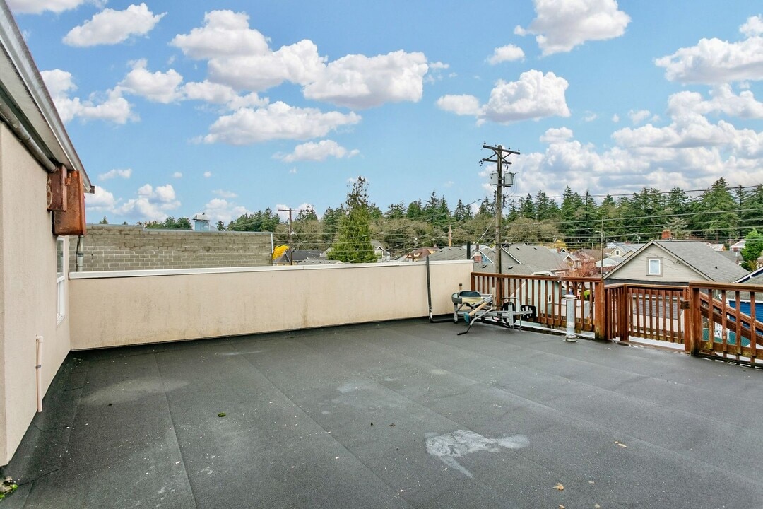 5225 S Tacoma Way in Tacoma, WA - Building Photo