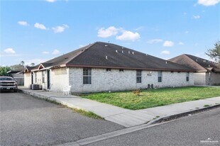 18 W Prosperity Dr in Edinburg, TX - Building Photo