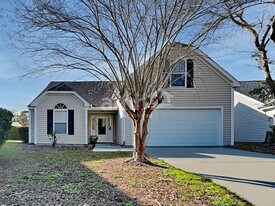 11 Lake Linden Ct in Bluffton, SC - Building Photo