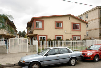 14624 Wyandotte St in Van Nuys, CA - Building Photo - Building Photo