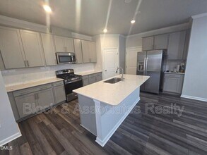 109 Sea Cave Ln in Raleigh, NC - Building Photo - Building Photo