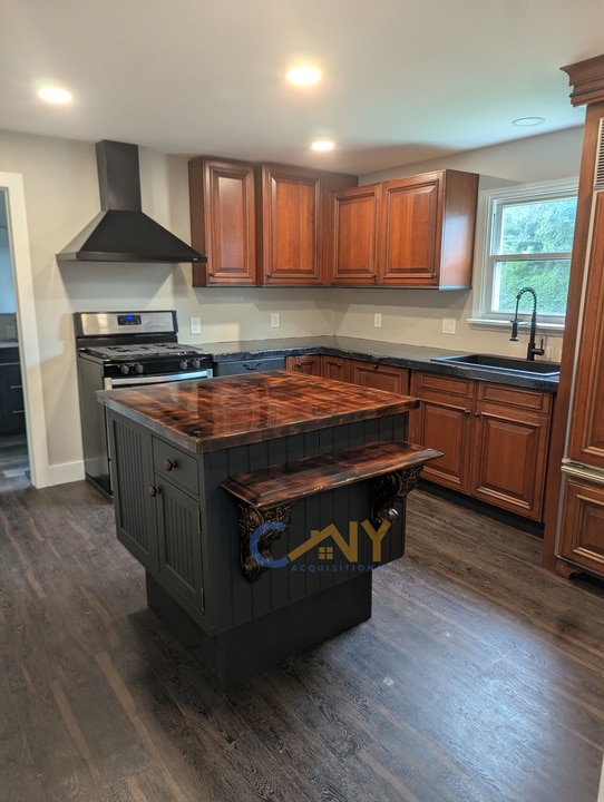 160 E Genesee St in Auburn, NY - Building Photo