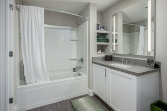 Gio in Sacramento, CA - Foto de edificio - Interior Photo