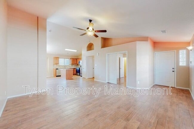 6309 Calle Amorada Ct NW in Albuquerque, NM - Building Photo - Building Photo