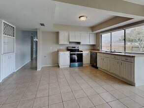3926 Broken Elm Dr in Spring, TX - Foto de edificio - Building Photo