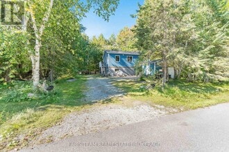 43 Manitou Crescent in Tiny, ON - Building Photo - Building Photo