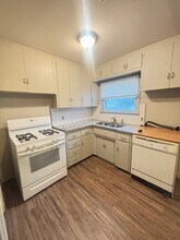 524 E Atkinson Dr in Midwest City, OK - Building Photo - Building Photo