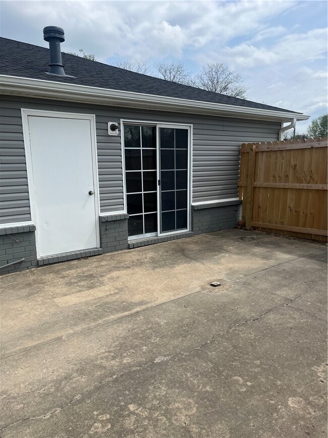 423 S Water St in Springdale, AR - Building Photo - Building Photo