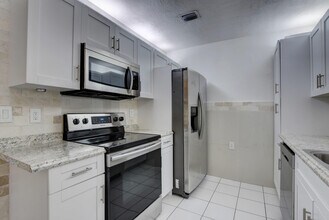 12449 Westhampton Cir in Wellington, FL - Building Photo - Building Photo