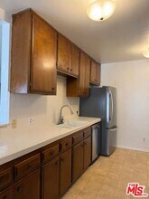8161 Manitoba St in Los Angeles, CA - Building Photo - Building Photo