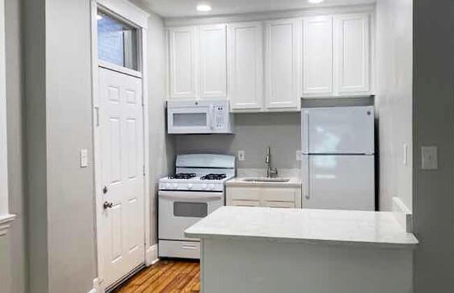 2819 Glendora Ave in Cincinnati, OH - Building Photo - Building Photo