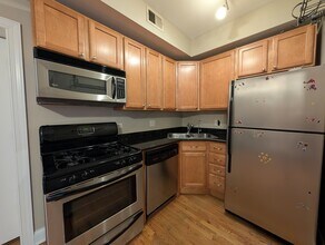 6813 N Wayne Ave, Unit 3c in Chicago, IL - Building Photo - Building Photo