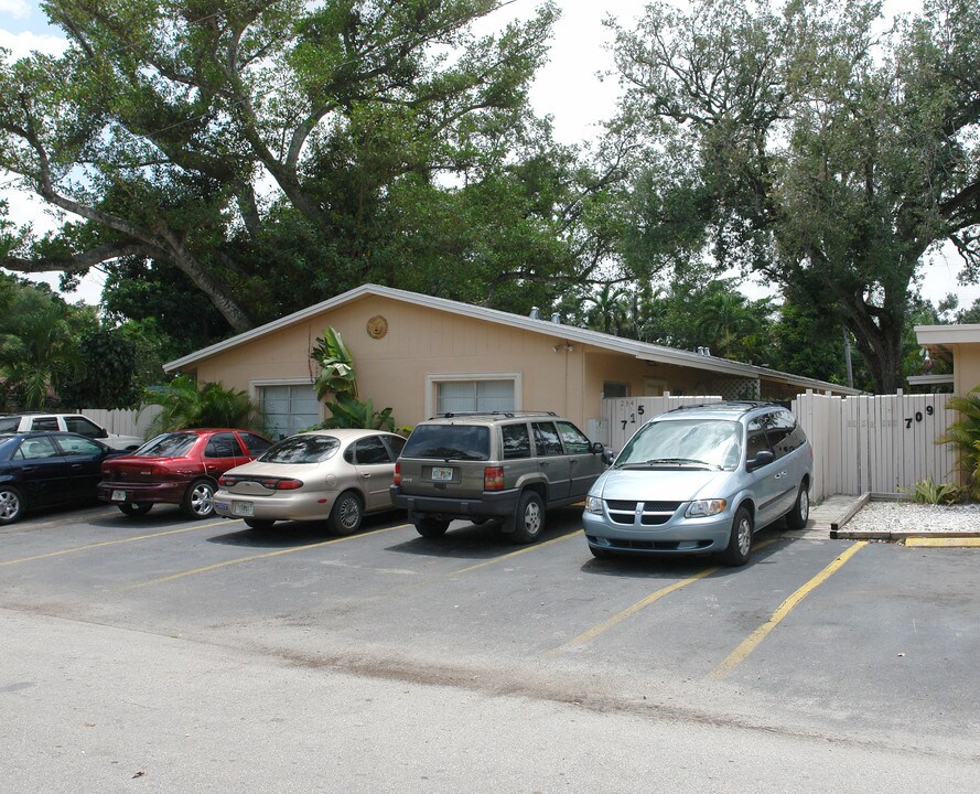 709-715 SW 14th Ave in Fort Lauderdale, FL - Building Photo