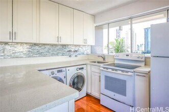 439 Keoniana St in Honolulu, HI - Building Photo - Building Photo