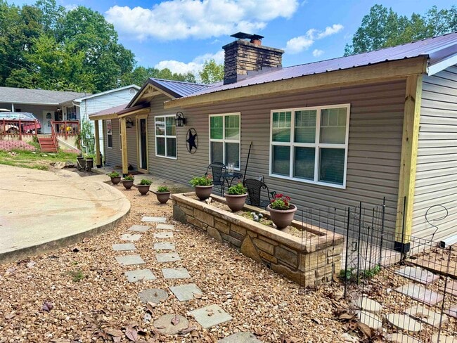 129 W Lakeshore Dr in Cherokee Village, AR - Building Photo - Building Photo