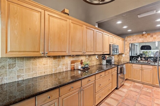 228 NE 16th Ter in Fort Lauderdale, FL - Foto de edificio - Building Photo