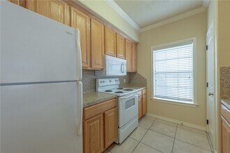 3858 Oldenburg Ln in College Station, TX - Foto de edificio - Building Photo